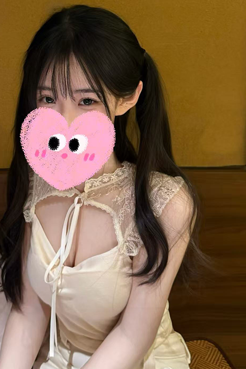 40774女孩.png